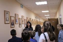Школьников продолжают знакомить с работой администрации Югорска