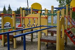В Югорске установлены новые детские комплексы