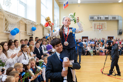 В Югорске состоялась торжественная линейка, посвященная Дню знаний