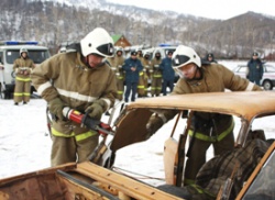 Соревнования по проведению аварийно – спасательных работ при ликвидации ДТП прошли в городе Югорске