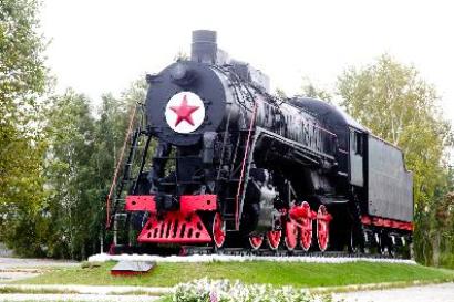 Памятник "Строителям и работникам железной дороги Ивдель-Объ"