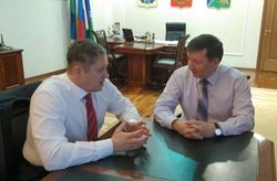 Состоялась рабочая встреча главы Югорска с депутатом Думы автономного округа Алексеем Савинцевым