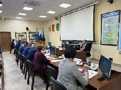 Состоялось тридцать первое заседание Думы под руководством заместителя председателя Думы города Югорска Андрея Хрушкова , с участием Главы города Алексея Харлова.