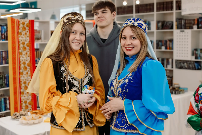 «Библионочь-2026» в Югорске объединила семьи и народы