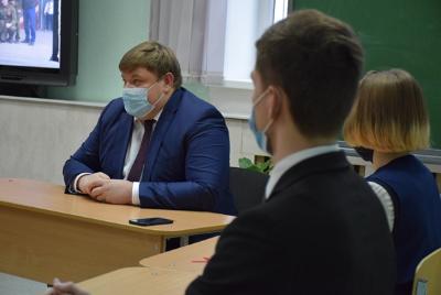 Глава города встретился со студентами ЮПК