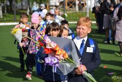 637 первоклассников Югорска сели за школьные парты