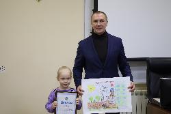 Юные художники Югорска показали, как видят безопасный труд