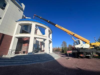 В Центре культуры «Югра-презент» проводится ремонт кровли