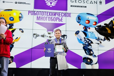 Михаил Феденёв — бронзовый призёр соревнований по робототехнике
