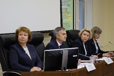 На 50-м заседании Думы Югорска обсудили безопасность дорожного движения и поддержку старшего поколения 