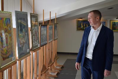 Глава города Алексей Харлов посетил детскую школу исскуств 
