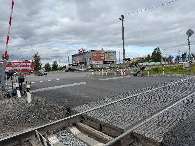 В Югорске отремонтировали участок дороги на железнодорожном переезде