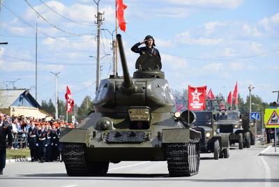  Югорск встретил 9-е мая Парадом Победы 