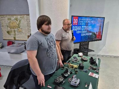 В Югорске прошли мероприятия, приуроченные к четвёртой годовщине воссоединения России с ДНР, ЛНР, Запорожской и Херсонской областями