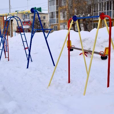 Комиссия проверила безопасность детских городков
