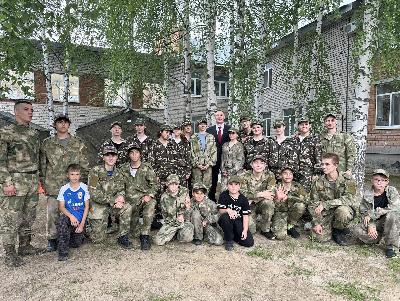 В Югорске открылся военно-спортивный палаточный лагерь «Школа выживания»