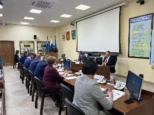 Состоялось тридцать первое заседание Думы под руководством заместителя председателя Думы города Югорска Андрея Хрушкова , с участием Главы города Алексея Харлова.