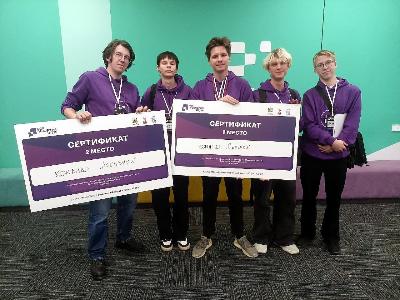 Студенты Югорского политехнического колледжа взяли серебро на IT-конкурсе