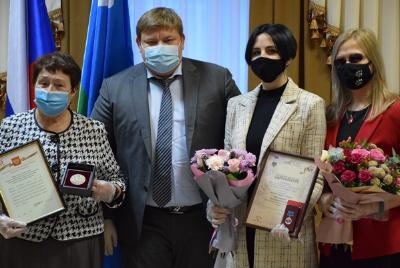 Совет ветеранов Югорска отмечен памятной медалью к 75-летию Победы, а югорчанка Виктория Мартышкина стала Лауреатом национальной премии 