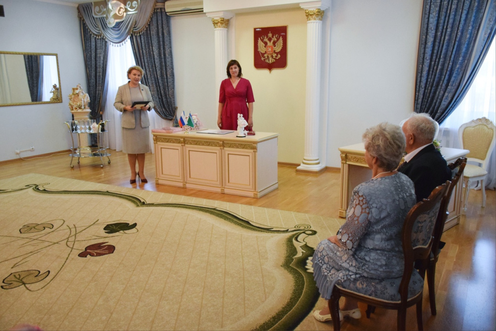 OpZnAaozqs8.jpg